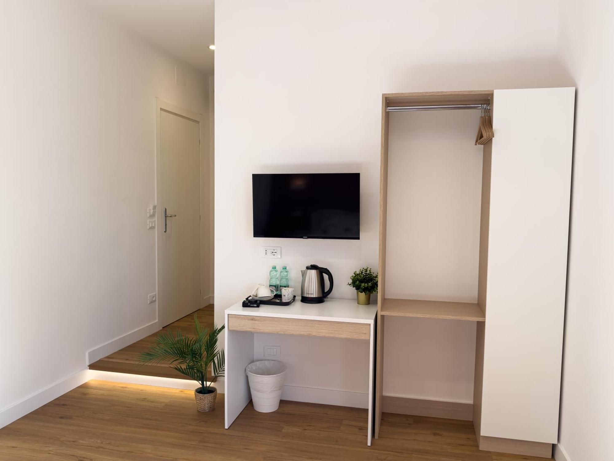 Isola 163 Guest House 피우미치노 외부 사진