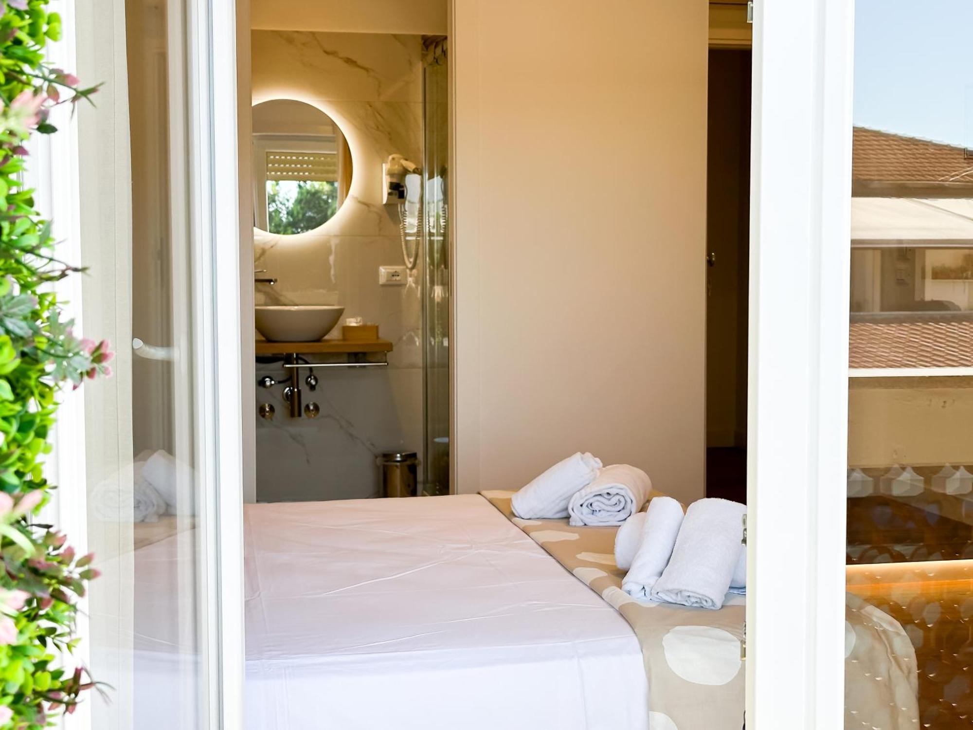 Isola 163 Guest House 피우미치노 외부 사진