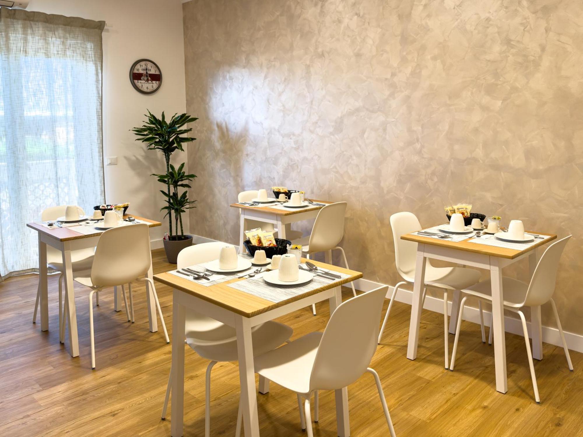Isola 163 Guest House 피우미치노 외부 사진